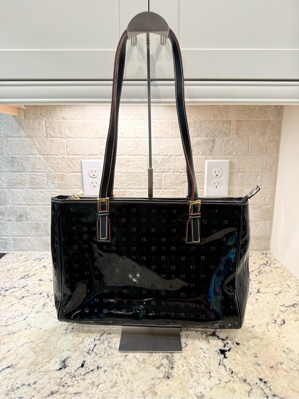 Arcadia EUC Black Patent Tote w/Embossed Logo - Picture 3 of 7